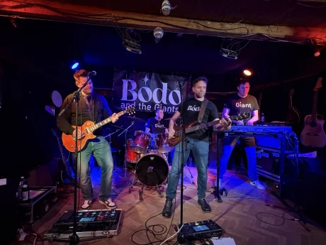 Bodo and the Giants